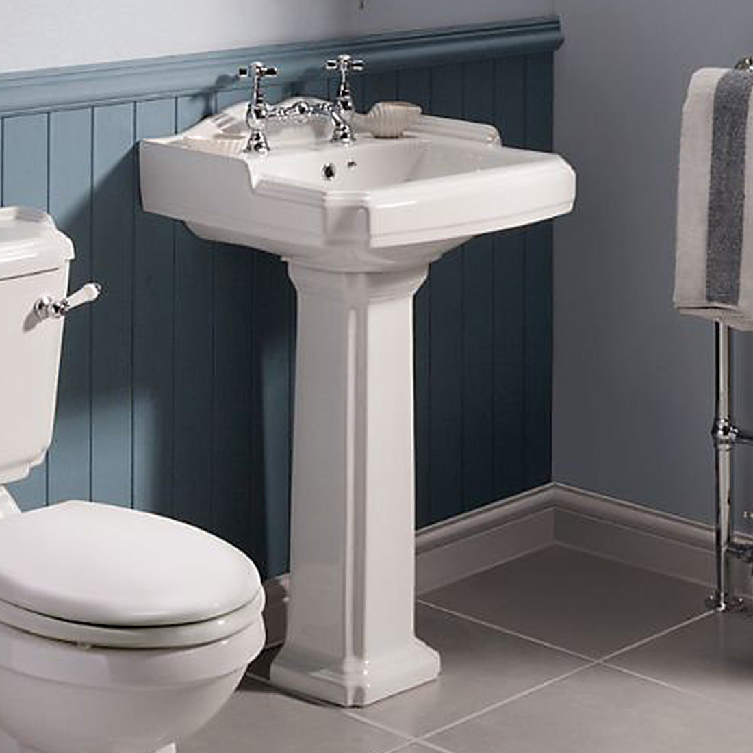 Full-Pedestal Basins