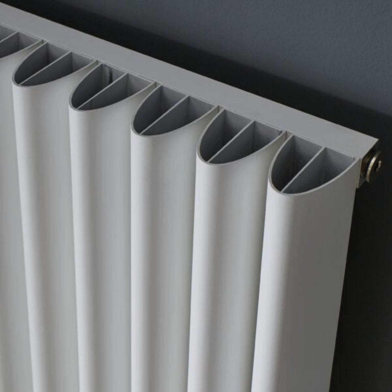 Kartell TORONTO 575mm H x 820mm W White Horizontal Aluminium Radiator - ALRAD-1-615-WT