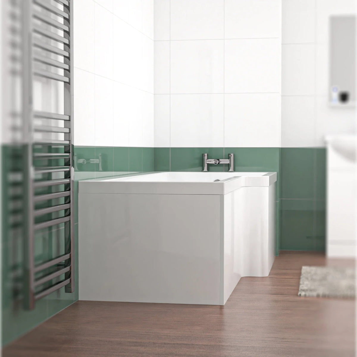 1600mm L Shaped Right Hand Curved Shower Bath Acrylic