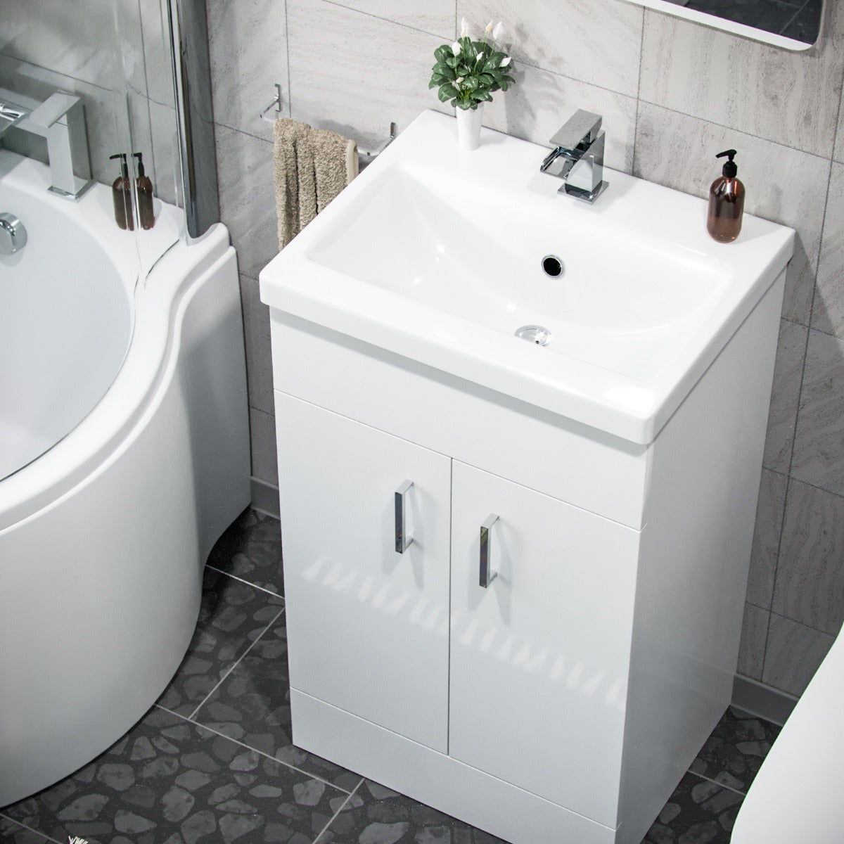 Nanuya P-Shaped RH Bath 500mm Floor Vanity Unit & Close Coupled Toilet Suite