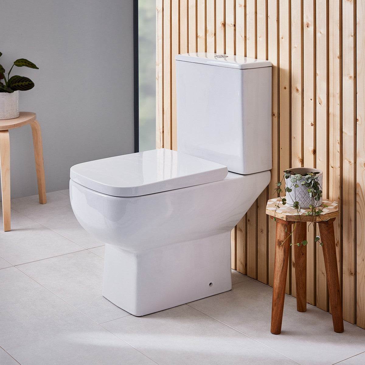 Choices 600mm Depth Close Coupled Toilet Gloss White Open Back Pan with Cistern & Soft Close Seat