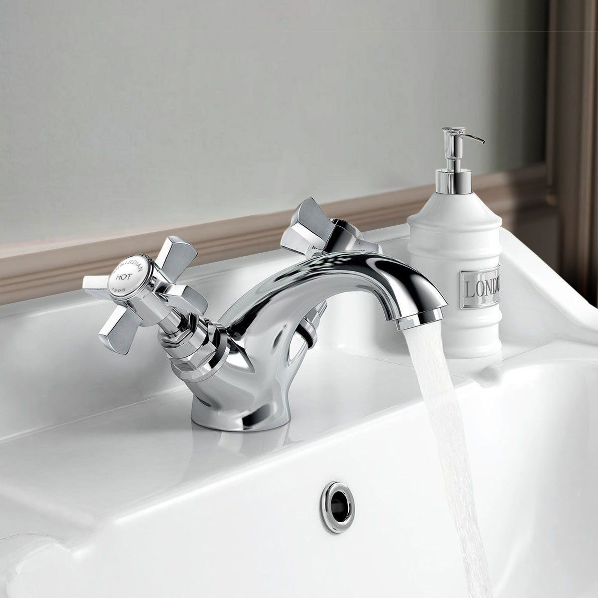 Traditional Dual Cross Head Sink Basin Mono Mixer Tap Chrome