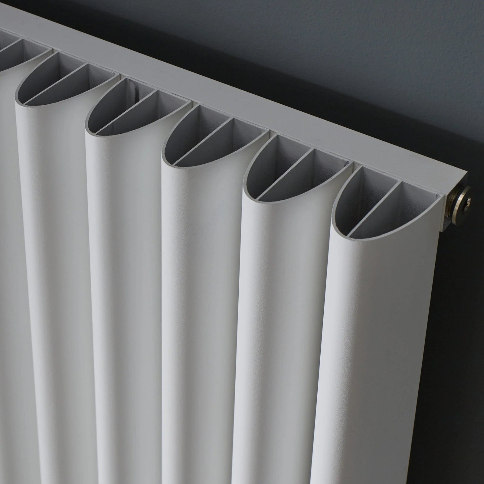 Kartell TORONTO 575mm H x 1040mm W White Horizontal Aluminium Radiator - ALRAD-1-619-WT