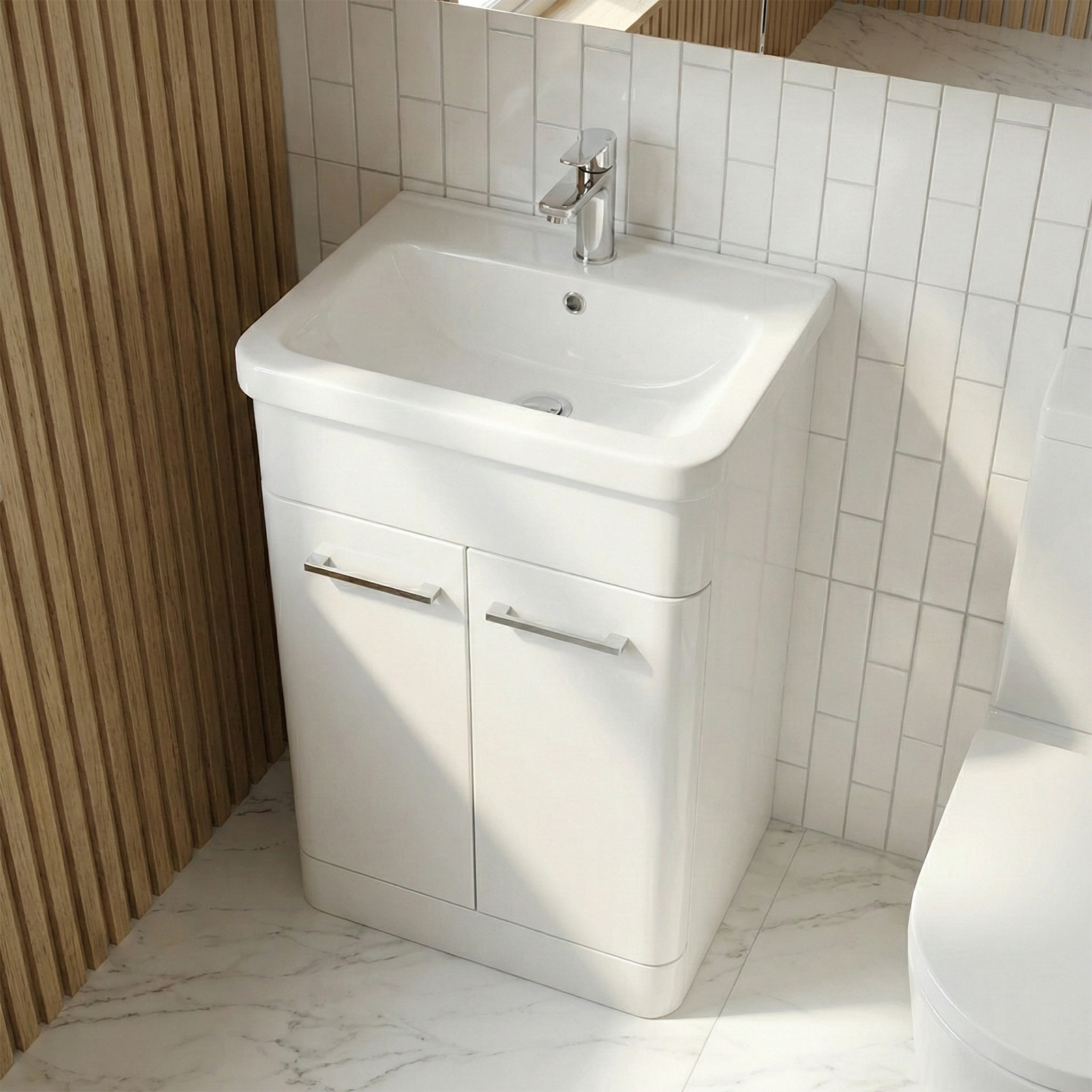 Afern 500mm White Freestanding Vanity Unit with Basin + Oakham Close Coupled Toilet with Soft Close Seat