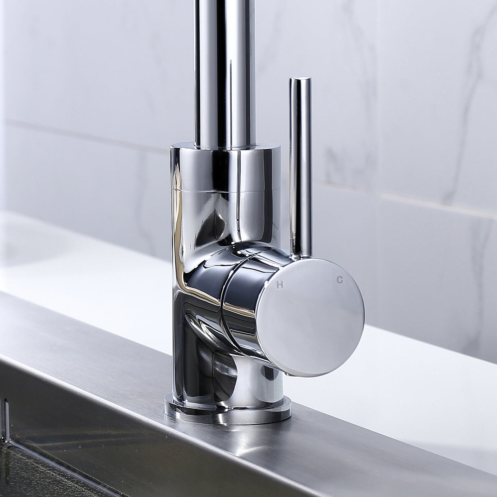 Victoria Chrome Kitchen Single Lever Sink Tap With 360 Swivel Curved Spout
