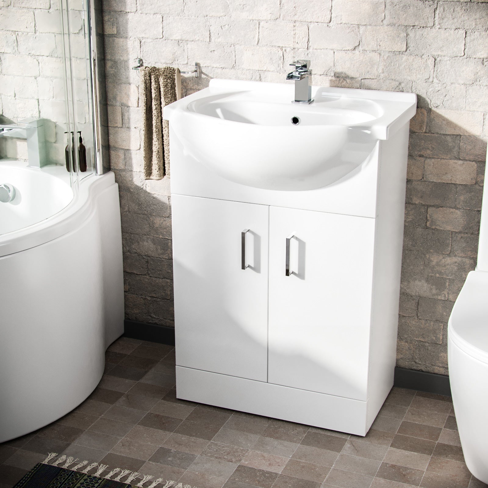 Ellen 1700mm RH P-Shaped Shower Bath with Screen & Front Panel, 550mm White Floor Standing Basin Vanity Unit & Close Coupled Toilet
