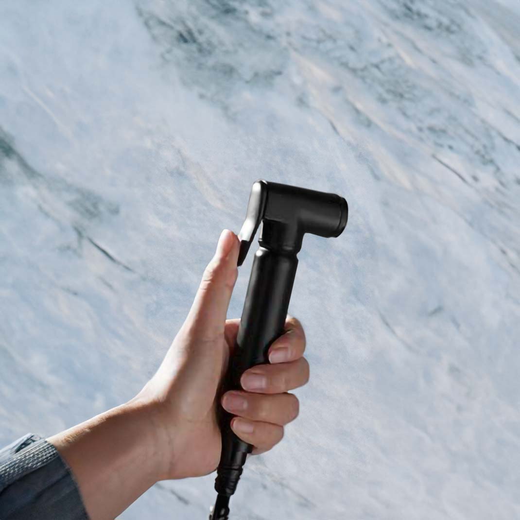 Modern Matte Black Bidet Douche Mini Thermostatic Bar Valve And Spray Kit with Black Plate Bracket