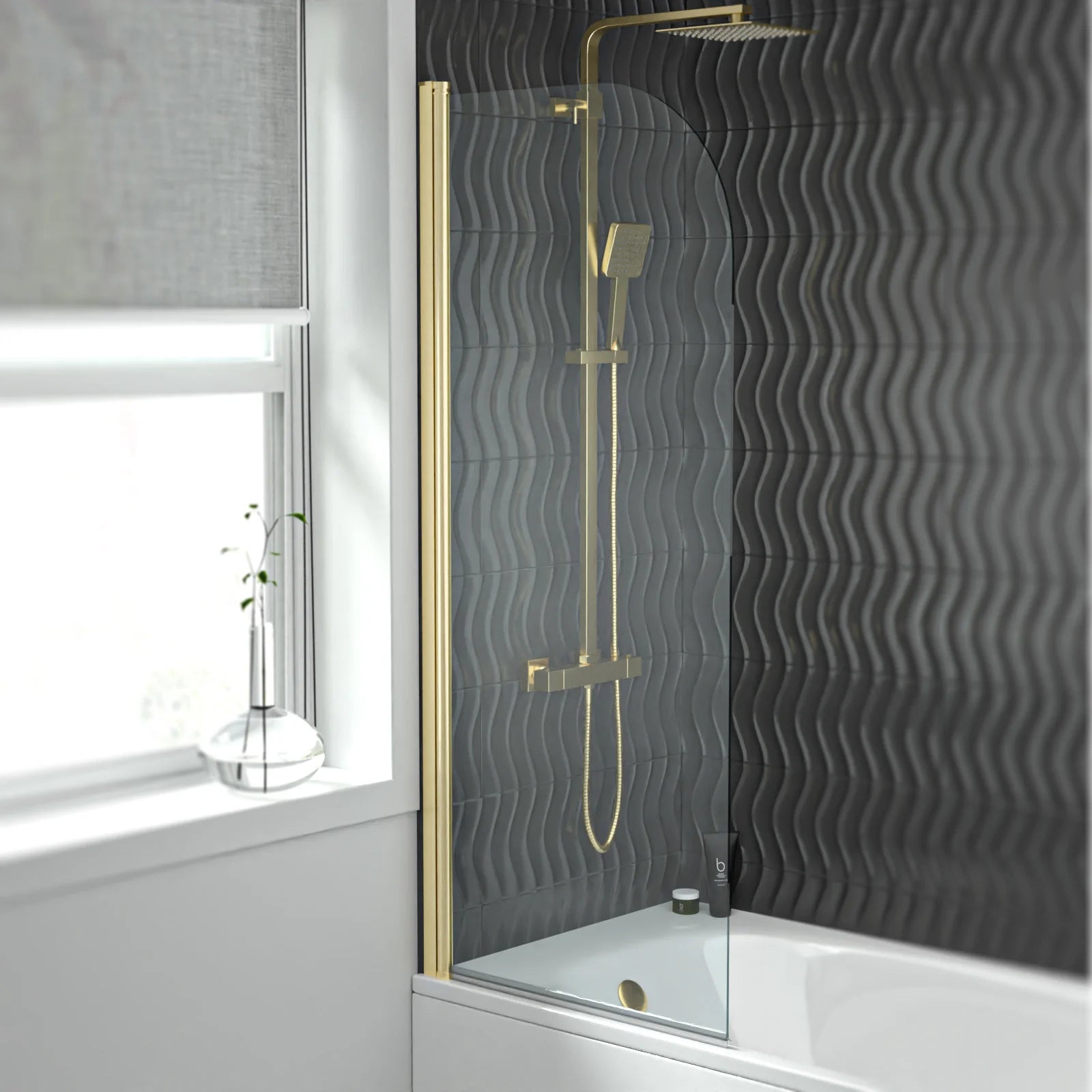 Hinged 600 x 1400mm Bathtub Screen, 5mm Tempered Glass - Brushed Brass