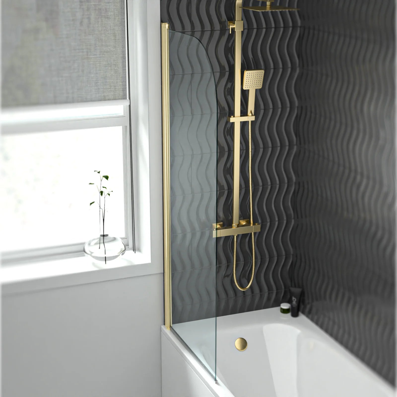 Hinged 600 x 1400mm Bathtub Screen, 5mm Tempered Glass - Brushed Brass