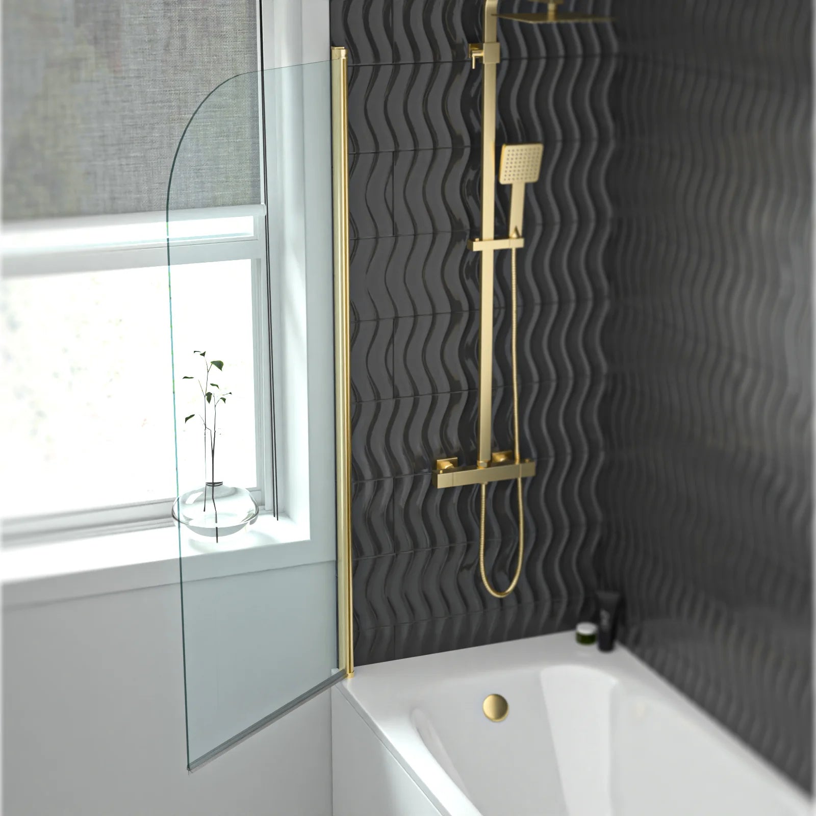 Hinged 600 x 1400mm Bathtub Screen, 5mm Tempered Glass - Brushed Brass